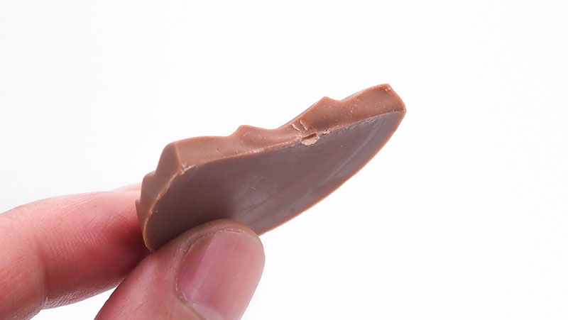 ロイズピュアチョコレートを食べる